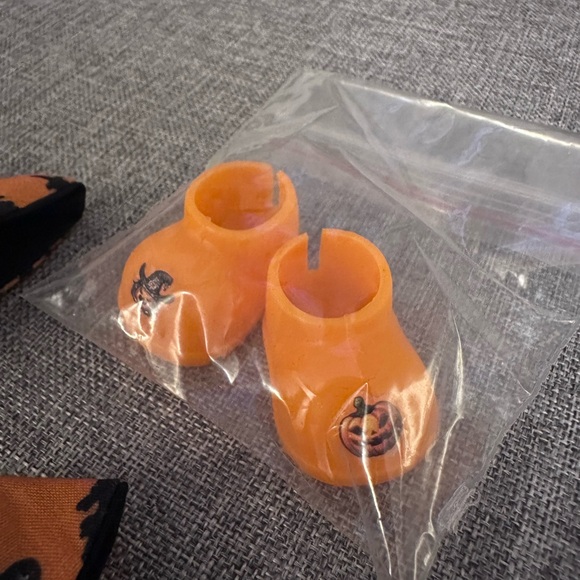 Halloween Labubu Outfit with Hat and Booties - Picture 2 of 4